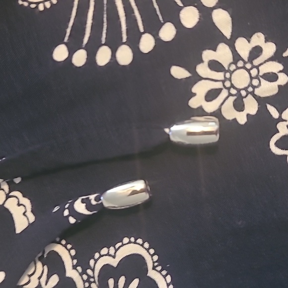 Talbots 3/4 Sleeve Smocked Cuff Blue Paisley Tie Neck Blouse Size Large - Picture 5 of 6